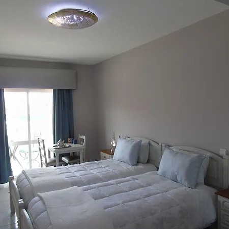 Lagos Guests B&B 3* Lagos