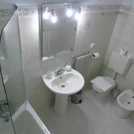 Lagos Guests B&B Guest house